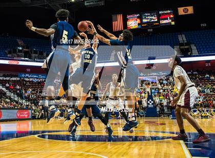 Thumbnail 1 in Sacred Heart vs. Notre Dame-Fairfield (CIAC Class L Final) photogallery.