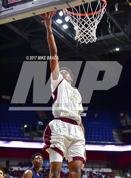 Thumbnail 3 in Sacred Heart vs. Notre Dame-Fairfield (CIAC Class L Final) photogallery.