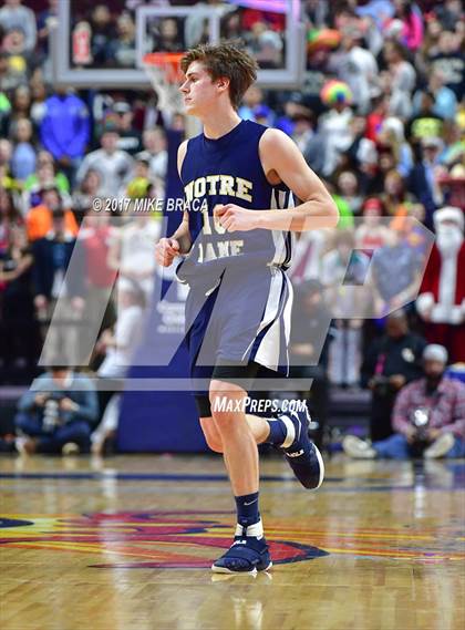 Thumbnail 3 in Sacred Heart vs. Notre Dame-Fairfield (CIAC Class L Final) photogallery.