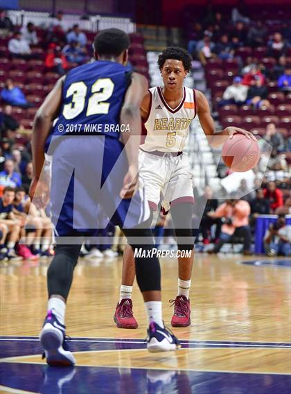 Thumbnail 1 in Sacred Heart vs. Notre Dame-Fairfield (CIAC Class L Final) photogallery.