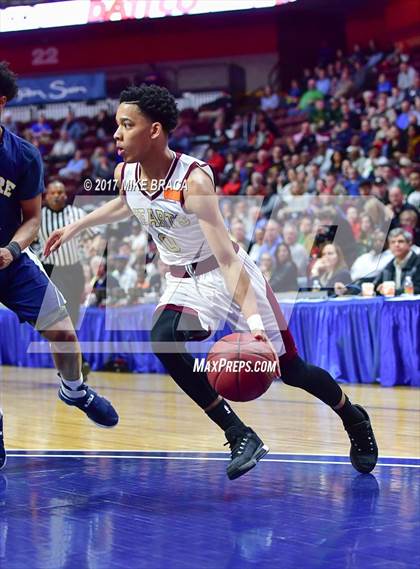 Thumbnail 3 in Sacred Heart vs. Notre Dame-Fairfield (CIAC Class L Final) photogallery.