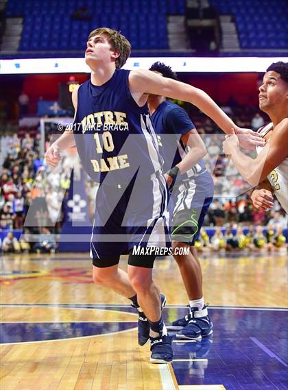 Thumbnail 1 in Sacred Heart vs. Notre Dame-Fairfield (CIAC Class L Final) photogallery.