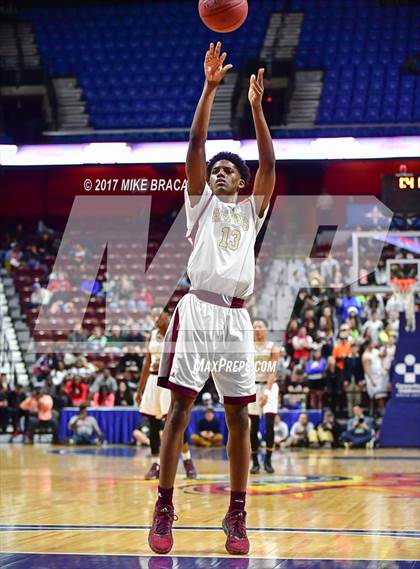 Thumbnail 1 in Sacred Heart vs. Notre Dame-Fairfield (CIAC Class L Final) photogallery.