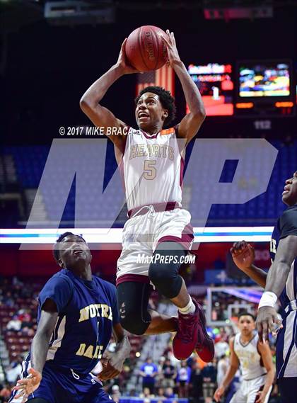 Thumbnail 1 in Sacred Heart vs. Notre Dame-Fairfield (CIAC Class L Final) photogallery.