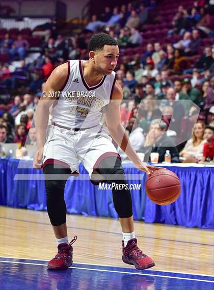 Thumbnail 2 in Sacred Heart vs. Notre Dame-Fairfield (CIAC Class L Final) photogallery.