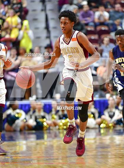 Thumbnail 2 in Sacred Heart vs. Notre Dame-Fairfield (CIAC Class L Final) photogallery.
