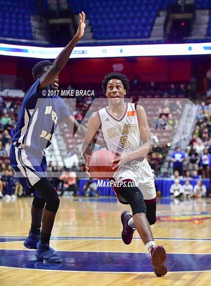 Thumbnail 3 in Sacred Heart vs. Notre Dame-Fairfield (CIAC Class L Final) photogallery.