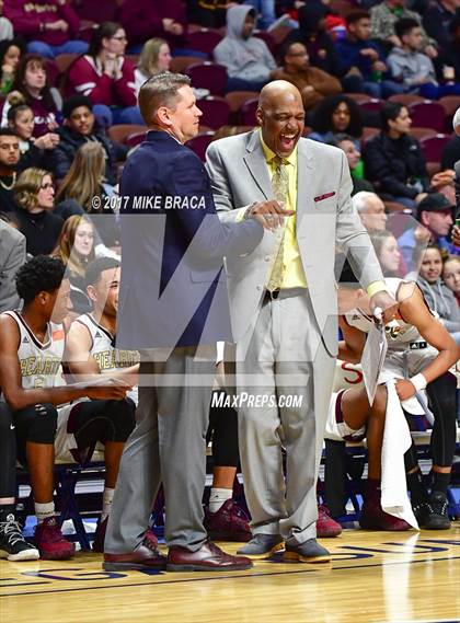 Thumbnail 2 in Sacred Heart vs. Notre Dame-Fairfield (CIAC Class L Final) photogallery.