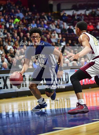 Thumbnail 3 in Sacred Heart vs. Notre Dame-Fairfield (CIAC Class L Final) photogallery.