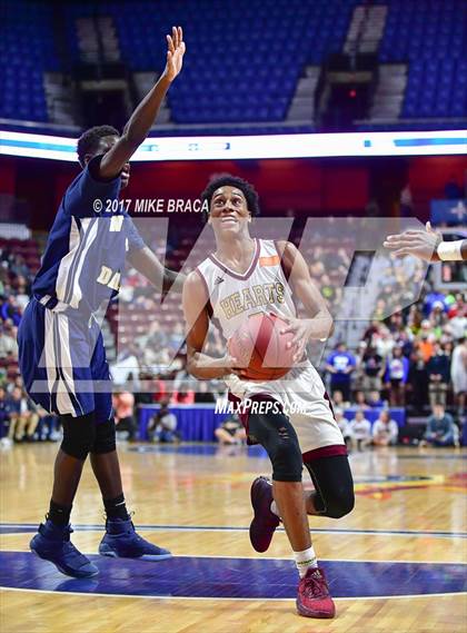Thumbnail 1 in Sacred Heart vs. Notre Dame-Fairfield (CIAC Class L Final) photogallery.