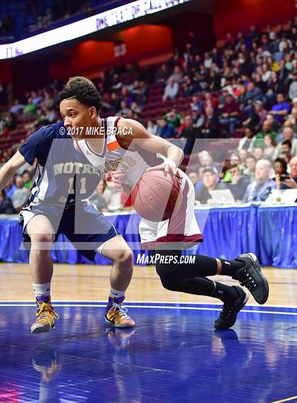 Thumbnail 2 in Sacred Heart vs. Notre Dame-Fairfield (CIAC Class L Final) photogallery.