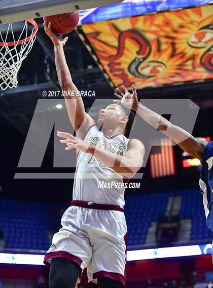 Thumbnail 3 in Sacred Heart vs. Notre Dame-Fairfield (CIAC Class L Final) photogallery.