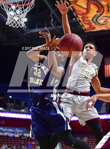 Thumbnail 3 in Sacred Heart vs. Notre Dame-Fairfield (CIAC Class L Final) photogallery.