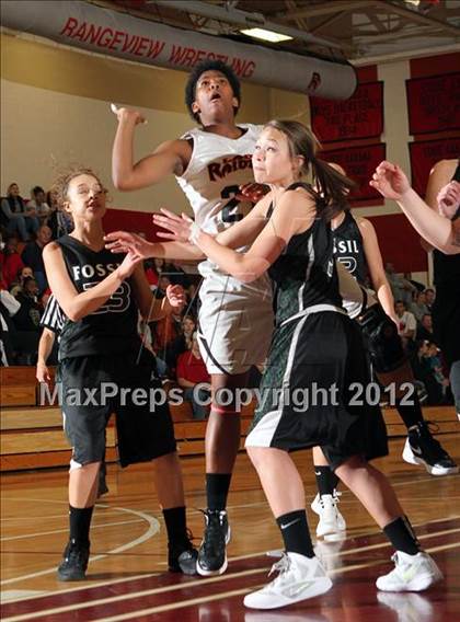 Thumbnail 1 in Fossil Ridge @ Rangeview (CHSAA 5A - 2nd Round Playoff) photogallery.