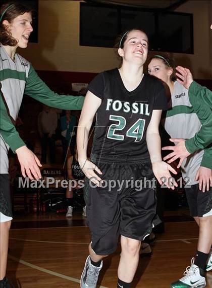 Thumbnail 3 in Fossil Ridge @ Rangeview (CHSAA 5A - 2nd Round Playoff) photogallery.