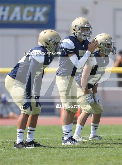 Thumbnail 3 in Notre Dame (SO) @ Bishop Amat photogallery.