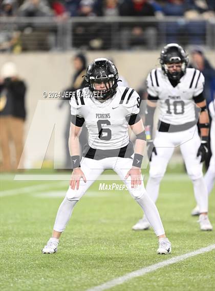 Thumbnail 3 in Perkins vs. Indian Valley (OHSAA Division 4 Final) photogallery.