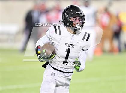 Thumbnail 2 in Perkins vs. Indian Valley (OHSAA Division 4 Final) photogallery.
