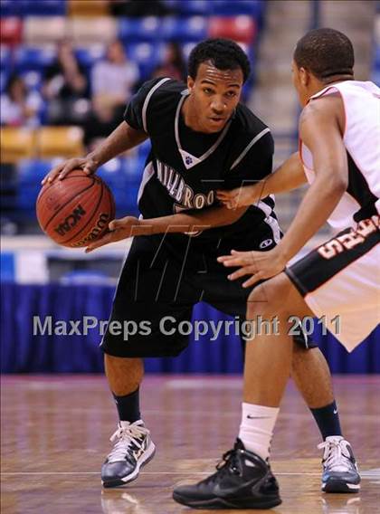 Thumbnail 2 in New Hanover vs Millbrook (NCHSAA Regional Final) photogallery.