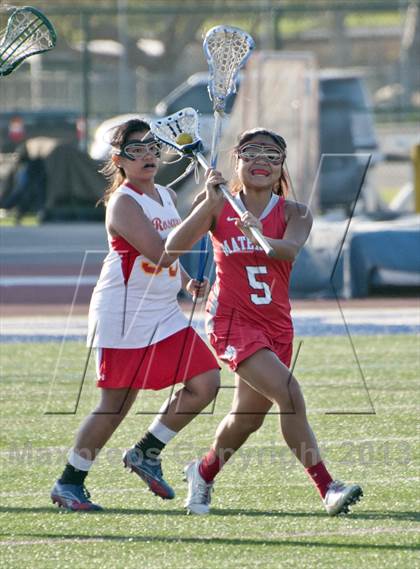 Thumbnail 2 in Mater Dei vs. Rosary photogallery.