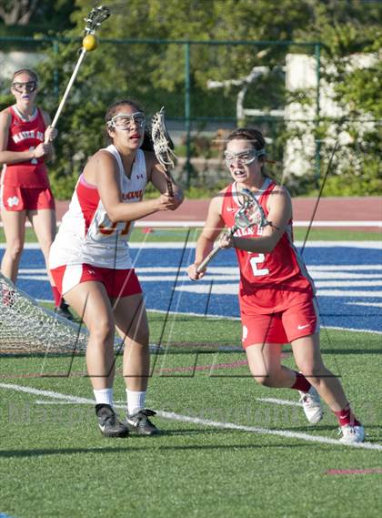 Thumbnail 2 in Mater Dei vs. Rosary photogallery.