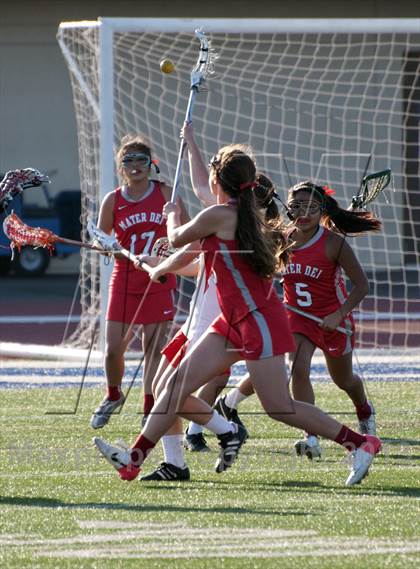 Thumbnail 3 in Mater Dei vs. Rosary photogallery.