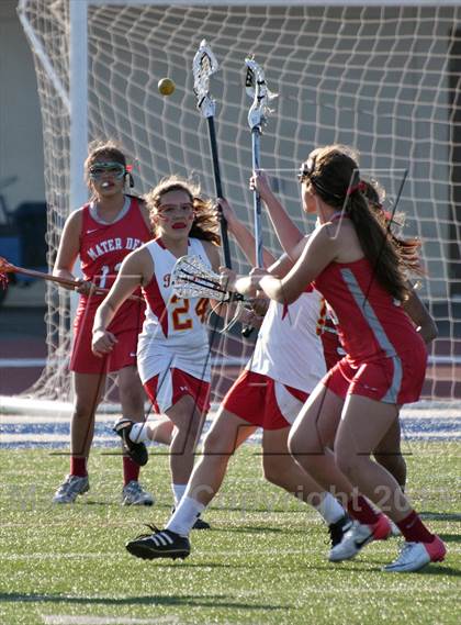 Thumbnail 2 in Mater Dei vs. Rosary photogallery.