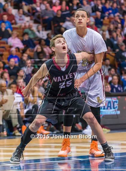 Thumbnail 3 in Valley Regional vs. Sacred Heart (CIAC Class S Final) photogallery.