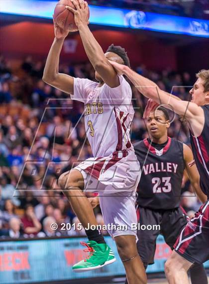 Thumbnail 1 in Valley Regional vs. Sacred Heart (CIAC Class S Final) photogallery.