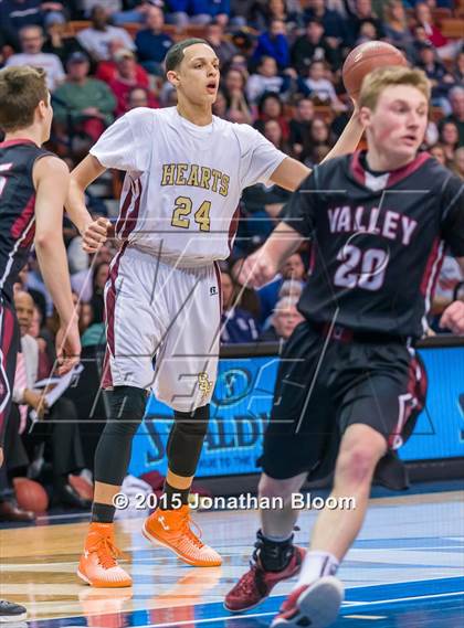 Thumbnail 2 in Valley Regional vs. Sacred Heart (CIAC Class S Final) photogallery.