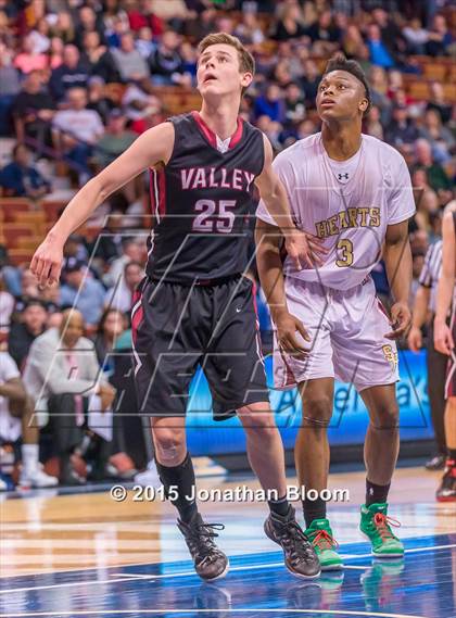 Thumbnail 2 in Valley Regional vs. Sacred Heart (CIAC Class S Final) photogallery.