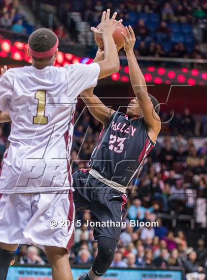Thumbnail 2 in Valley Regional vs. Sacred Heart (CIAC Class S Final) photogallery.