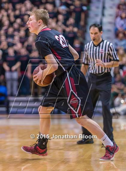 Thumbnail 2 in Valley Regional vs. Sacred Heart (CIAC Class S Final) photogallery.