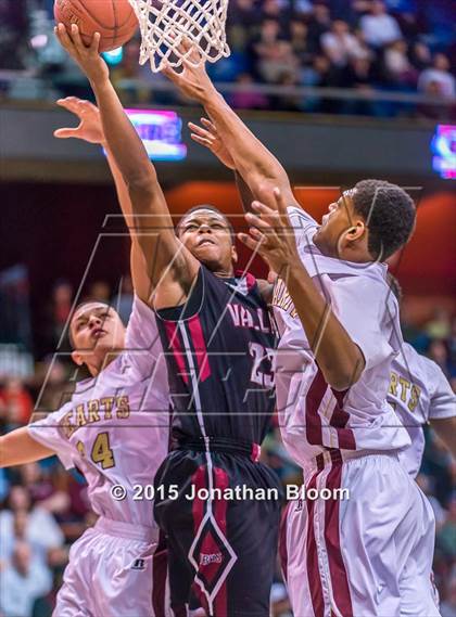 Thumbnail 3 in Valley Regional vs. Sacred Heart (CIAC Class S Final) photogallery.