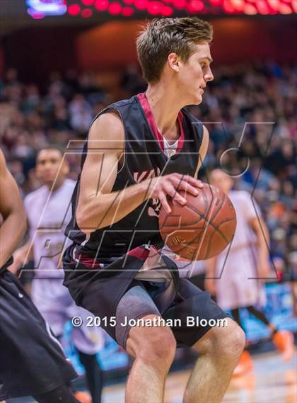 Thumbnail 1 in Valley Regional vs. Sacred Heart (CIAC Class S Final) photogallery.