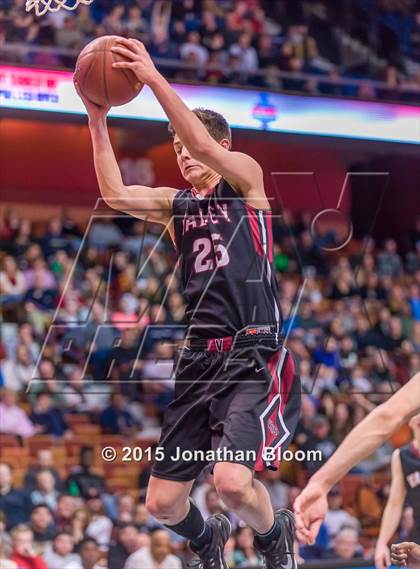 Thumbnail 1 in Valley Regional vs. Sacred Heart (CIAC Class S Final) photogallery.