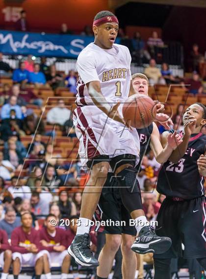 Thumbnail 3 in Valley Regional vs. Sacred Heart (CIAC Class S Final) photogallery.