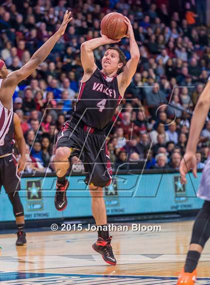 Thumbnail 3 in Valley Regional vs. Sacred Heart (CIAC Class S Final) photogallery.