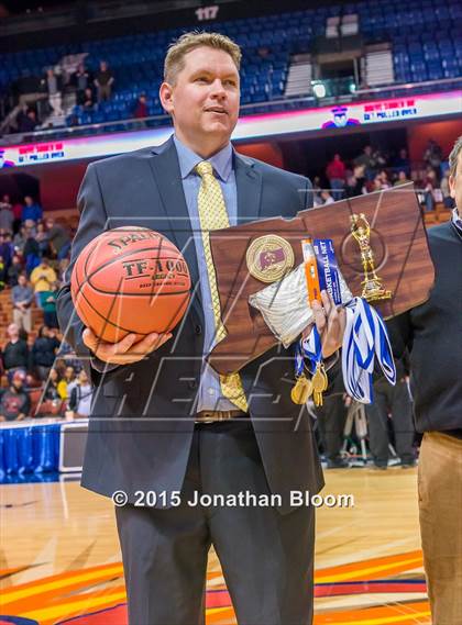 Thumbnail 2 in Valley Regional vs. Sacred Heart (CIAC Class S Final) photogallery.
