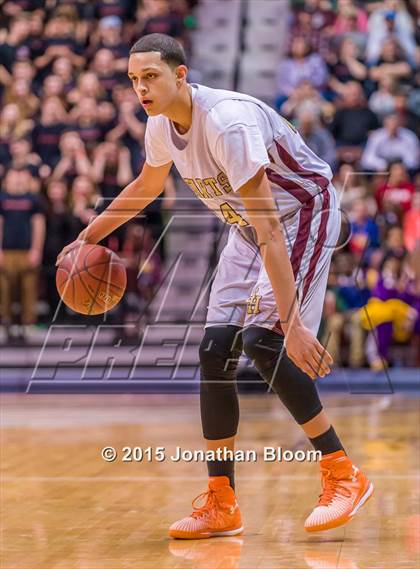 Thumbnail 3 in Valley Regional vs. Sacred Heart (CIAC Class S Final) photogallery.