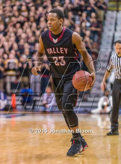 Thumbnail 3 in Valley Regional vs. Sacred Heart (CIAC Class S Final) photogallery.