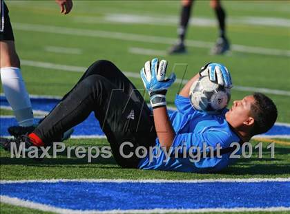 Thumbnail 3 in Point Loma vs. Hoover (San Diego City Tournament) photogallery.