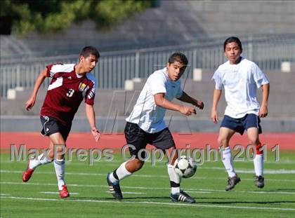 Thumbnail 3 in Point Loma vs. Hoover (San Diego City Tournament) photogallery.
