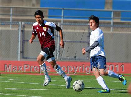 Thumbnail 3 in Point Loma vs. Hoover (San Diego City Tournament) photogallery.