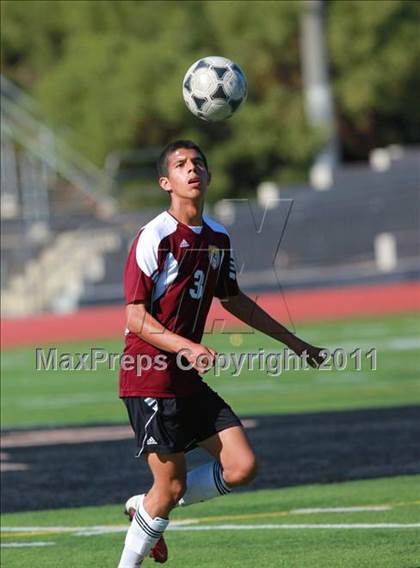 Thumbnail 2 in Point Loma vs. Hoover (San Diego City Tournament) photogallery.