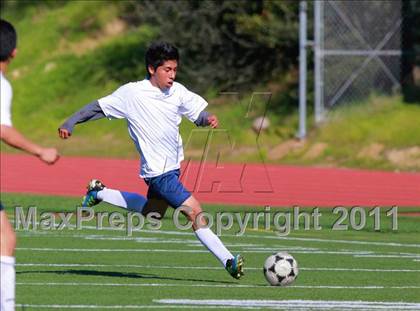 Thumbnail 1 in Point Loma vs. Hoover (San Diego City Tournament) photogallery.