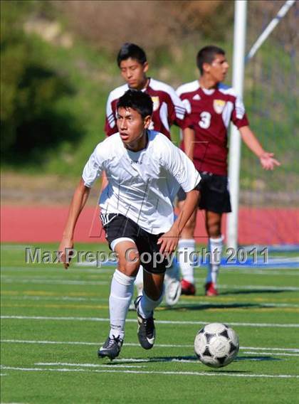 Thumbnail 3 in Point Loma vs. Hoover (San Diego City Tournament) photogallery.
