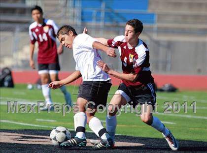 Thumbnail 2 in Point Loma vs. Hoover (San Diego City Tournament) photogallery.