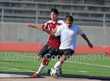 Thumbnail 2 in Point Loma vs. Hoover (San Diego City Tournament) photogallery.