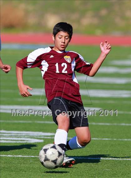 Thumbnail 2 in Point Loma vs. Hoover (San Diego City Tournament) photogallery.